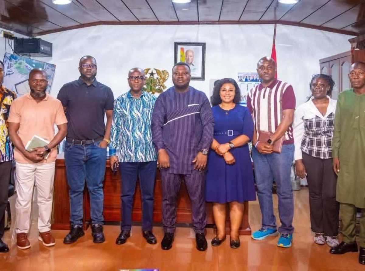 DR.  AMOAKOHENE MEETS GHANA BUFFER STOCK COMPANY CEO AND HIS TEAM ON FOOD SECURITY INITIATIVES.