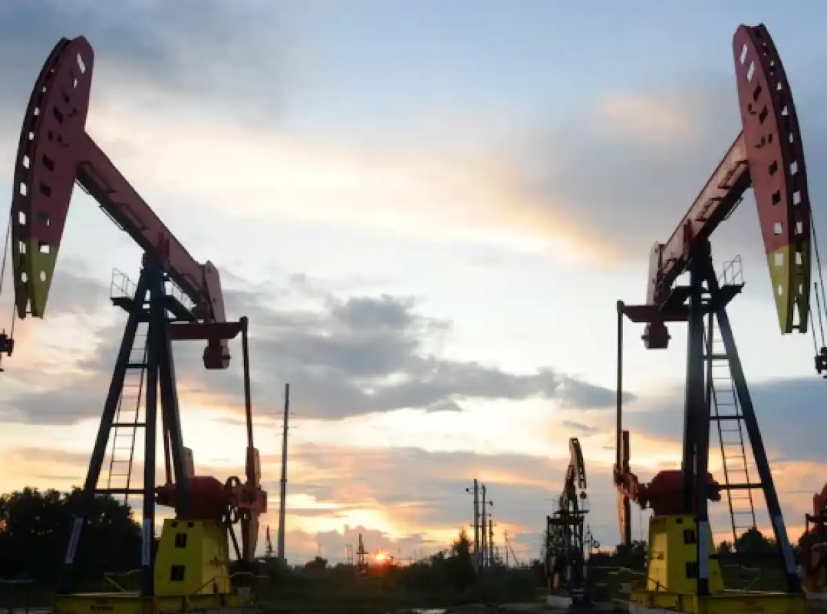 Oil prices extend gains as Trump sharpens rhetoric on Iran