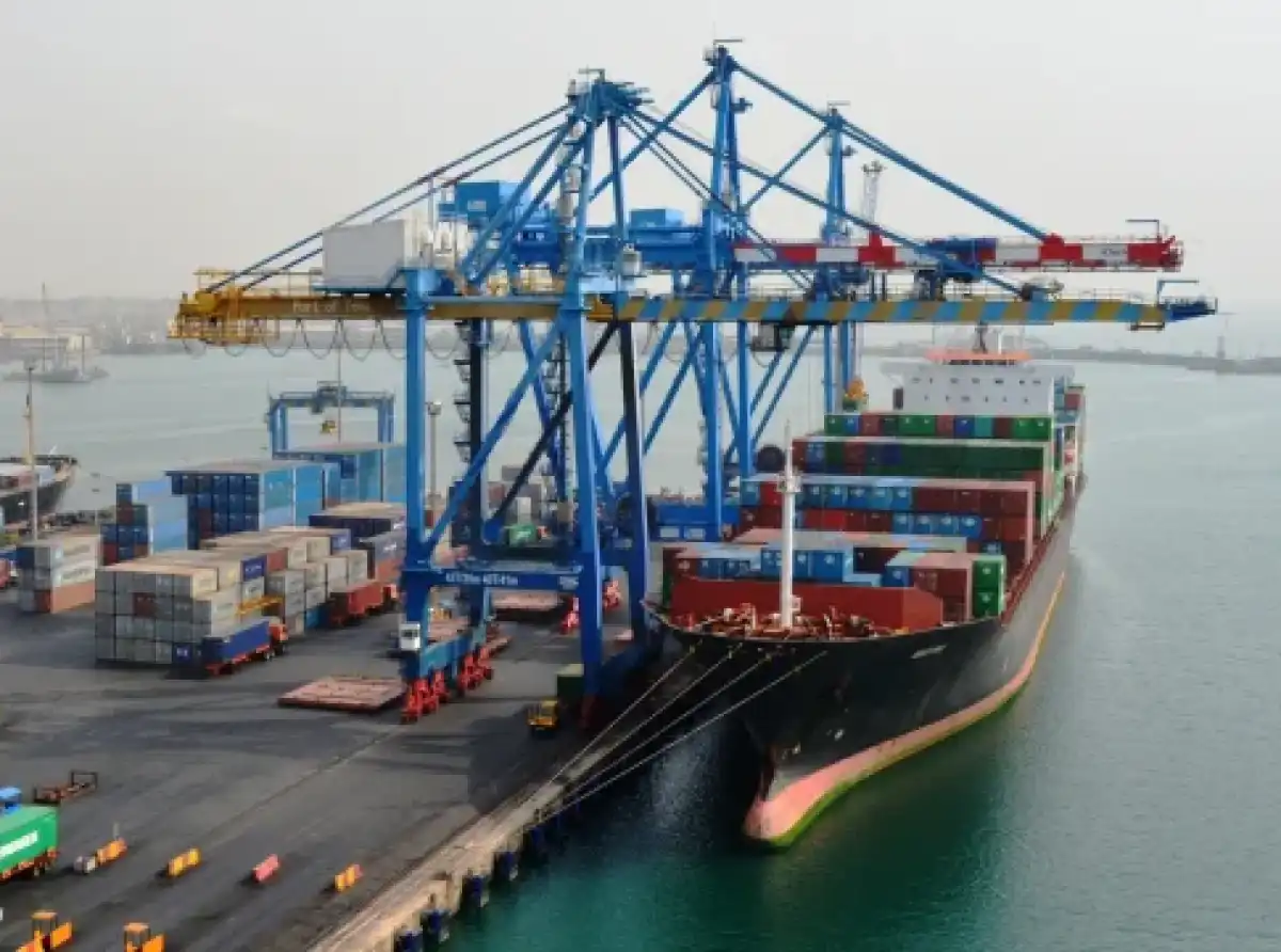 Importers demand refunds, sanctions as shipping lines defy GH¢720 container fee cap